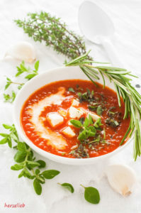 Rezept für Röstpaprika Suppe Low Carb Röstpaprika-Suppe mit Feta