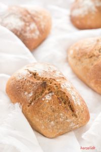 Dinkel-Vollkornbrötchen Rezept - Recipe for Breakfast Rolls Vollkorn-Dinkelbrötchen über Nacht – ein toller Start in den Tag!