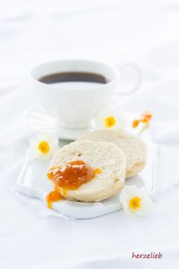 Rezept für Toasties oder English Muffins von herzelieb Leckere Toasties oder English Muffins! Einfach und leicht zu backen nach diesem Rezept von herzelieb.