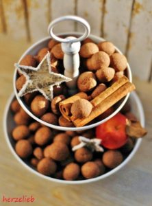 Schokoseufzer, Kekse, die schon vor Weihnachten schmecken. mein liebstes Plätzchen. http://herzelieb.de