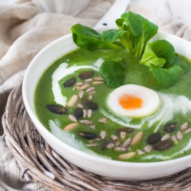 Rezept für eine Broccoli-Feldsalat-Suppe mit käse