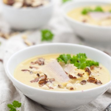 Rezept Pastinakensuppe mit Birne, Forelle und Haselnuss // Recipe parsnip soup