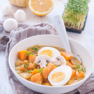 Ein Rezept für Kürbis Curry mit Pilzen und Ei - schnell und lecker