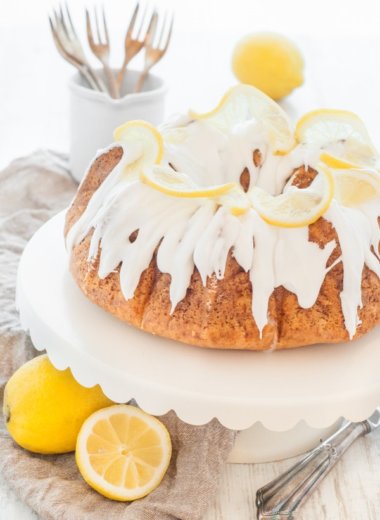 Ein saftiger Zitronenkuchen, der einfach perfekt ist!