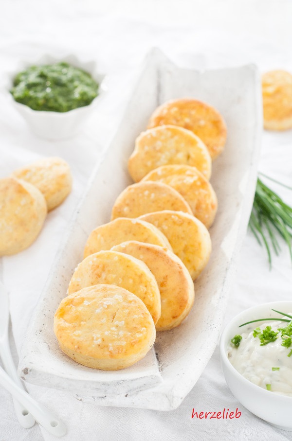Die Kartoffelscones nach diesem Rezept schmecken gut zu Dips