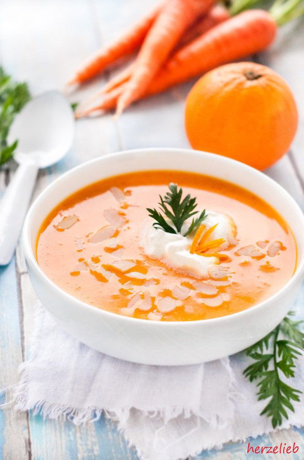 Herrlich frischen Karottensuppe mit Ingwer, Orange und Honig