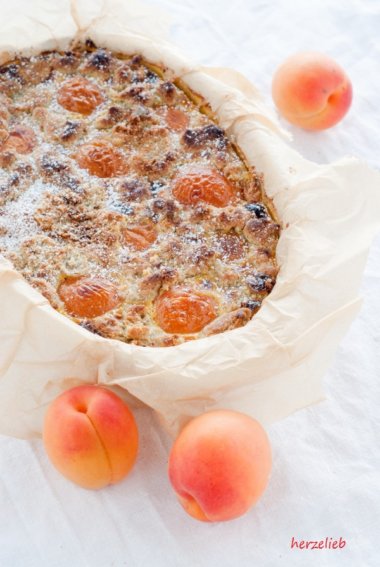Aprikosenkuchen mit eingebackener Vanillecreme (Kuchen) - herzelieb
