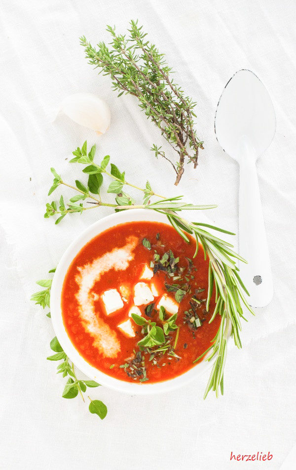 Röstpaprika  Suppe - ein Rezept für Antipasti zum Löffeln.