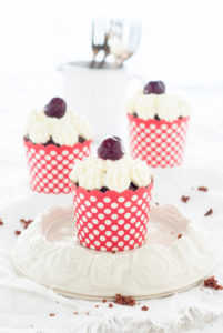 Ein Rezept für Schwarzwälder Kirsch Cupcakes