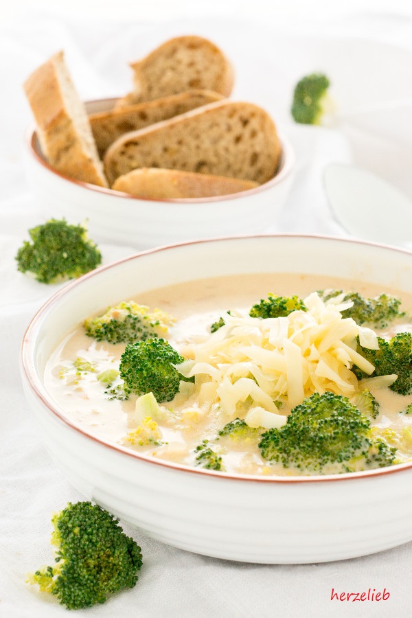 Käsesuppe mit Broccoli - mein allerbestes Rezept für euch!