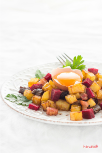 Pytt i Panna recipe | Pytt i Panna Rezept | Ein typisches Gericht aus Schweden | copyright by herzelieb