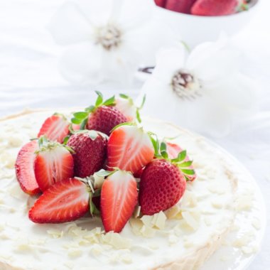 Food - Rezept Erdbeeren - leckere Marscarpone-'Tarte mit weißer Schokolade und Erdbeeren von herzelieb