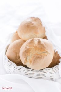 Schnelle Brötchen - ein Rezept von herzelieb