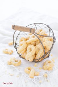 Rezept für Kekse aus dem Norden. Eierkringel aus Nordfriesland sind superzart und mürbe