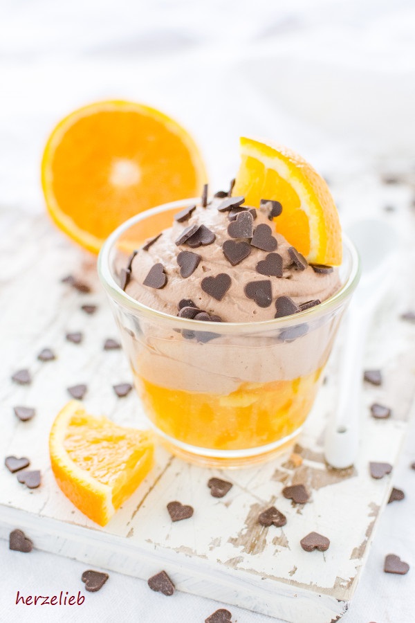 Schokoladen Mousse Mit Orangenkompott Dessert Liebling Herzelieb