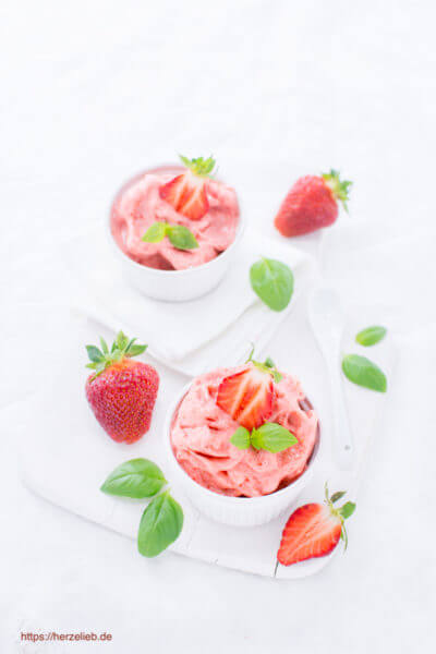 Erdbeer Nicecream zum Genießen. Einfaches Rezept