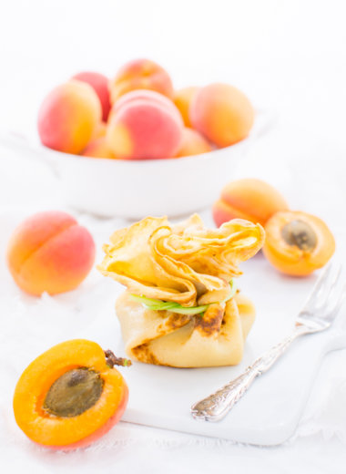 Aprikosen-Päckchen, Aprikosen mit Mandelcreme im Pfannkuchen