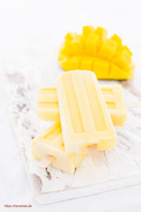 Leckeres Mango Eis mit Joghurt und Kardomom - Rezept von herzelieb