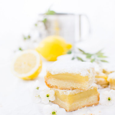 Zitronenkuchen mit Zitronencreme und Mürbeteig