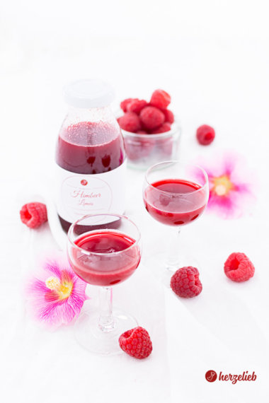 Himbeerlimes selbermachen - Fruchtlikör Rezept mit Himbeeren