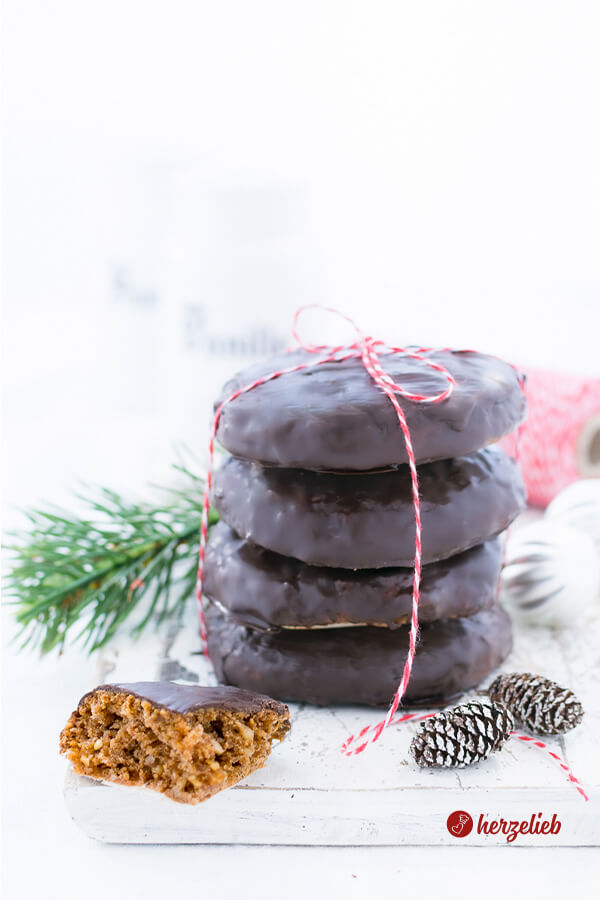 Milchbrötchen-Lebkuchen Rezept - saftig, einfach, schnell Milchbrötchen-Lebkuchen Rezept - saftig, einfach, schnell