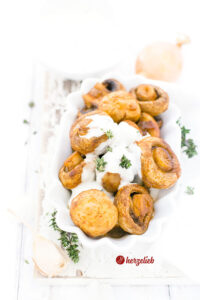 Gebratene Champignons mit Knoblauchsoße Jahrmarkt Champignons von herzelieb