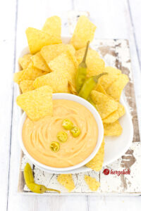 Schneller Käse Dip Cheddar von herzelieb