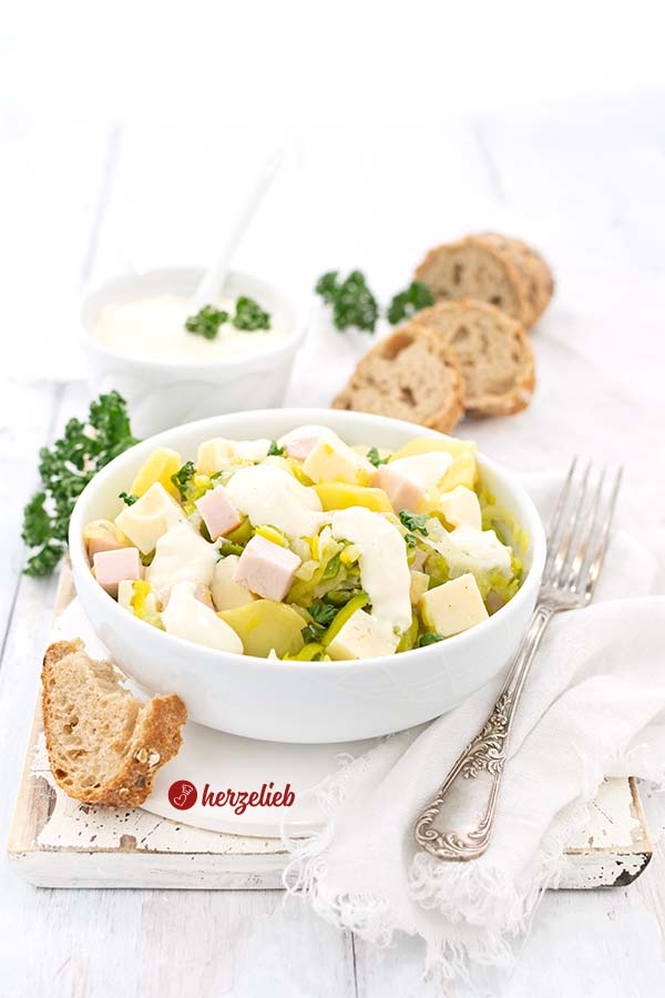Käse-Lauch-Salat mit Pute und Kartoffel vom Foodblog herzelieb