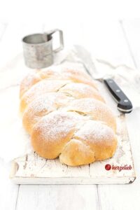 Flaumig-weiche Pudding-Hefezöpfe Rezept
