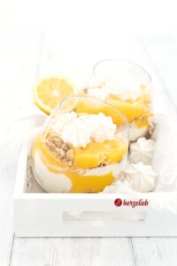 Zitronencreme Schichtdessert im Glas