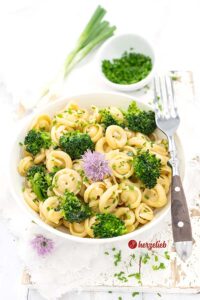 One Pot Nudeln mit Brokkoli Rezept vom Foodblog herzelieb