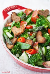 Brotsalat Rezept - in der Staub-Form