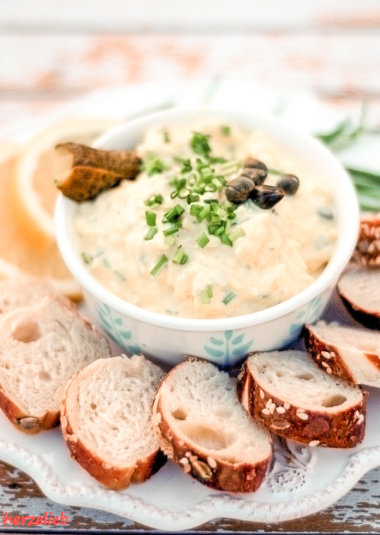 Eiersalat Rezept - Brotaufstrich mit Pfiff, Liebe und Curry - herzelieb