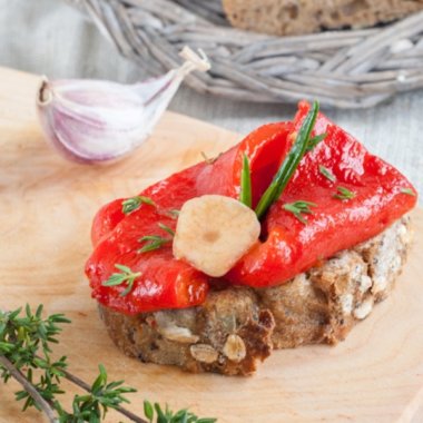 Selbstgemacht: Gegrillte Paprika - Antipasti auf dem Brot