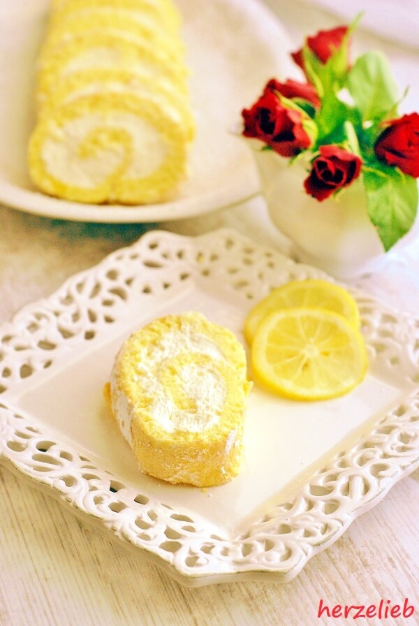 Zitronenrolle - schnelles Rezept für einen erfrischenden Genuss auf dem Kuchentisch